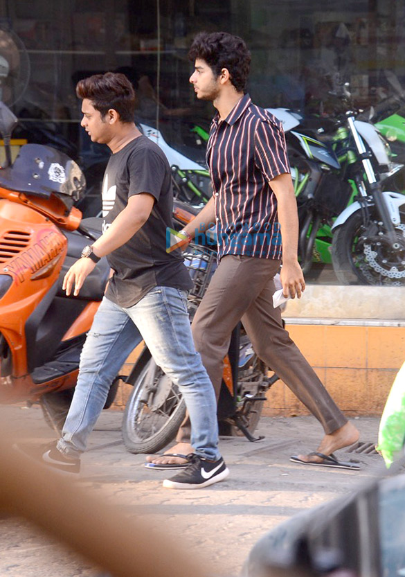 ishaan khatter and janhvi kapoor snapped at navjivan society for dhadak shoot 1