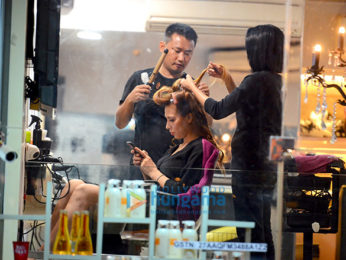 Iulia Vântur snapped at a salon