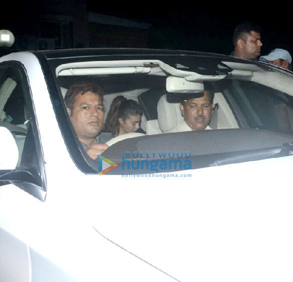 jacqueline fernandez arbaaz khan and others spotted at salman khans home in bandra 4