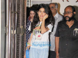 Janhvi Kapoor and Khushi Kapoor snapped at Bastian