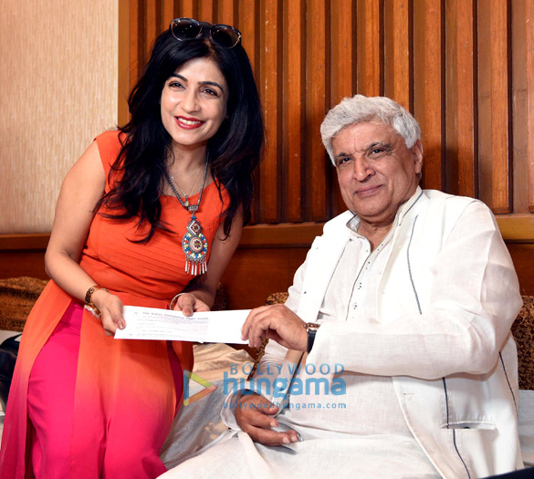 javed akhtar and iprs distribute royalty worth 13 crores 10