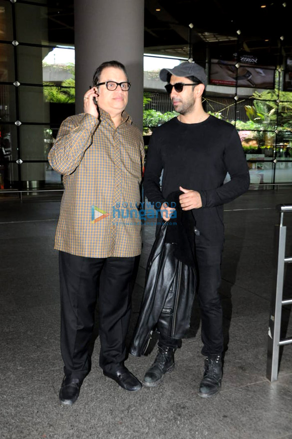 karan singh grover bipasha basu and kartik aaryan snapped at the airport