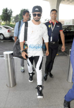 Kareena Kapoor Khan, Daisy Shah, Sophie Choudry and Ayushmann Khurrana snapped at the airport