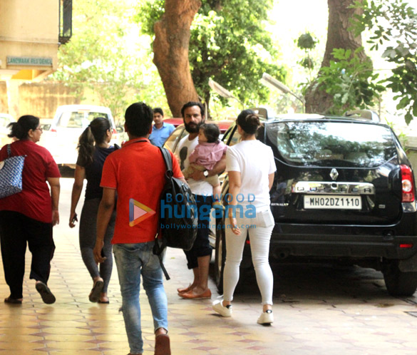 kareena kapoor khan saif ali khan and taimur spotted at play school 2