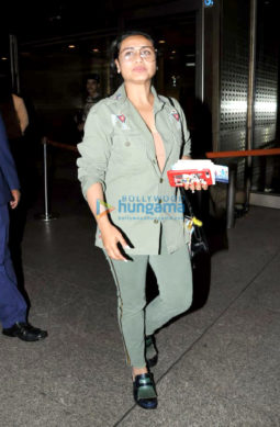 Kareena Kapoor Khan and Rani Mukerji snapped at the airport