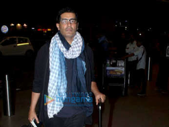 Karisma Kapoor and Manish Malhotra snapped at the airport