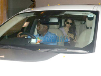 Karisma Kapoor snapped at Kareena Kapoor Khan's house in Bandra