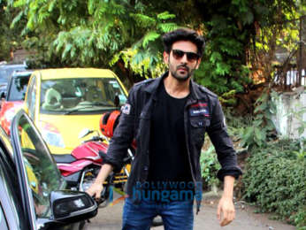 Kartik Aaryan snapped in Bandra