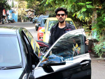 Kartik Aaryan snapped in Bandra