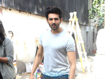 Kartik Aaryan spotted in Malad