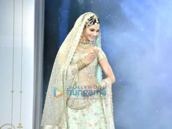 Kriti Kharbanda and Urvashi Rautela snapped at the Wedding Times show by Vikram Phadnis