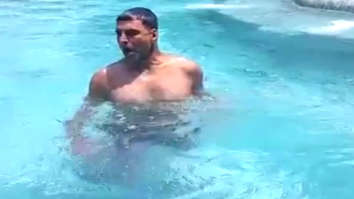 MONDAY MOTIVATION: Akshay Kumar swimming with weights in his hands is really impressive