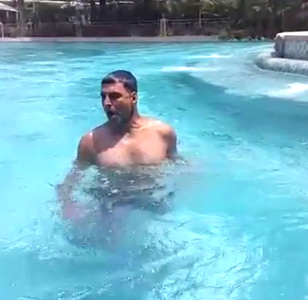 MONDAY MOTIVATION: Akshay Kumar swimming with weights in his hands is really impressive 