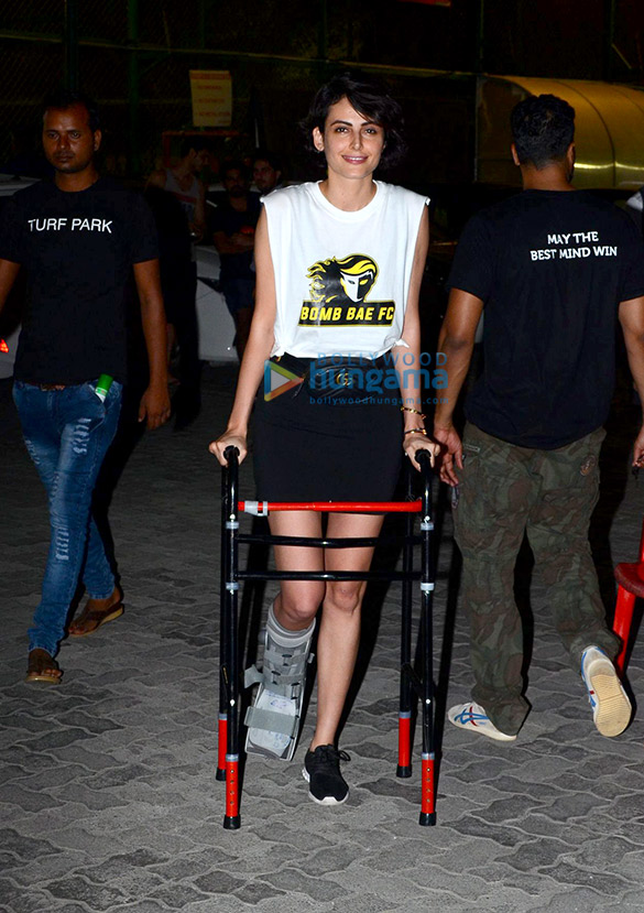 mandana karimi mandira bedi and gabriella demetriades spotted at football ground in bandra 4