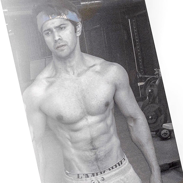 Monday Motivation: 10 INSANELY hot, shirtless pics of Varun Dhawan which you get you through the week!