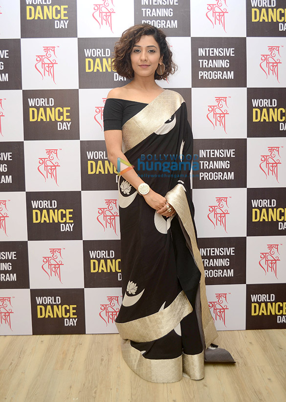 mouni roy and others attend shakti mohans nritya shakti celebrations for world dance day 4