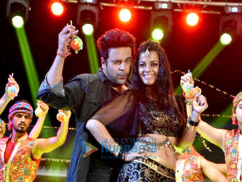 Mugdha Godse and Krishna Abhishek snapped on sets shooting for the film Sharmaji Ki Laggai