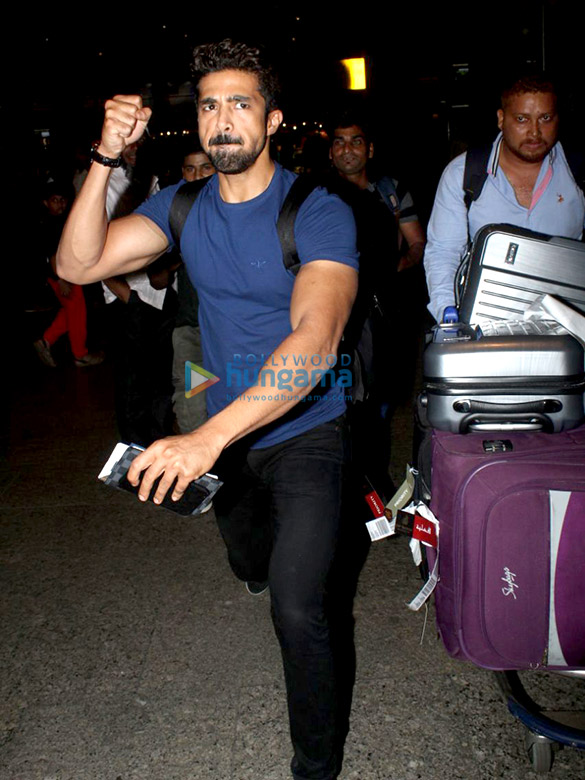 race 3 team back to home 3