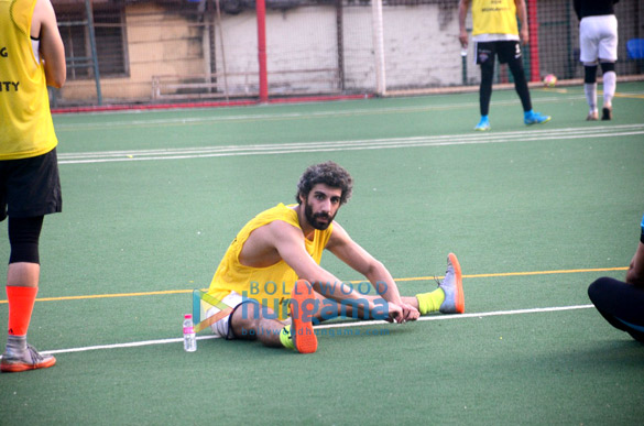 ranbir kapoor snapped at a football match in bandra 7