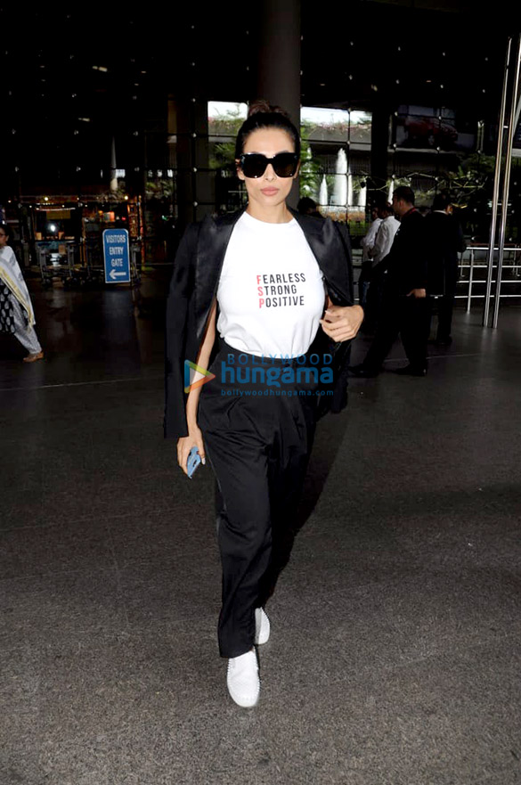 ranveer singh urvashi rautela sidharth malhotra and others snapped at the airport 13