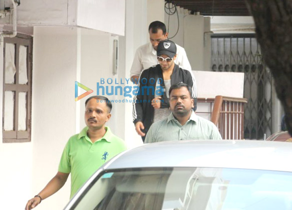 ranveer singh spotted outside a clinic in bandra 3