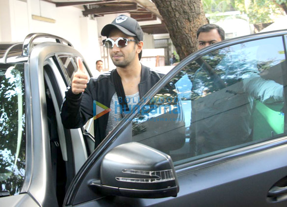 ranveer singh spotted outside a clinic in bandra 6