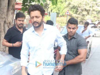 Riteish Deshmukh snapped at Cafe Coffee Day in Bandra