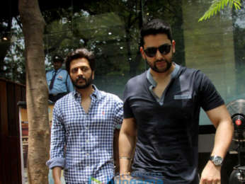 Ritesh Deshmukh and Aftab Shivdasini spotted at Starbucks in Khar