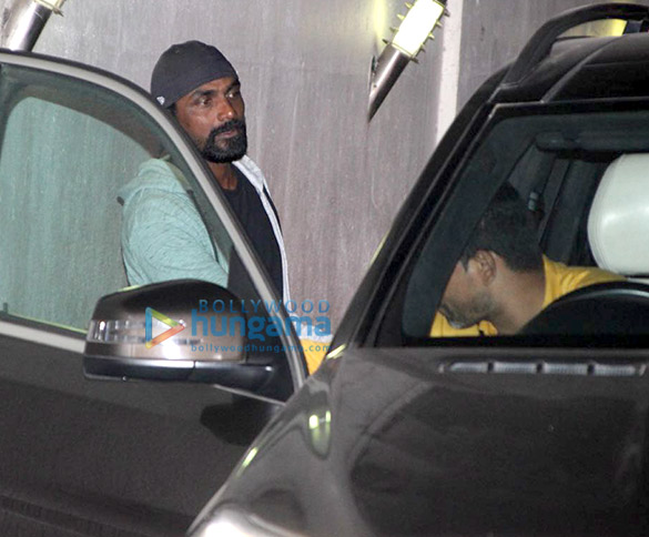 salman khan and remo dsouza spotted at ramesh s tauranis office 2