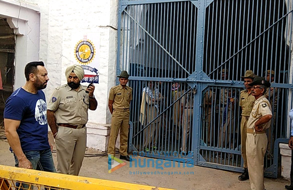 salman khan snapped after being released from jodhpur jail 3