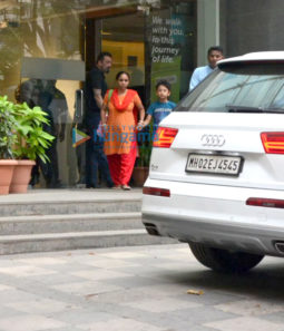Sanjay Dutt and kids spotted at Hinduja Hospital in Bandra