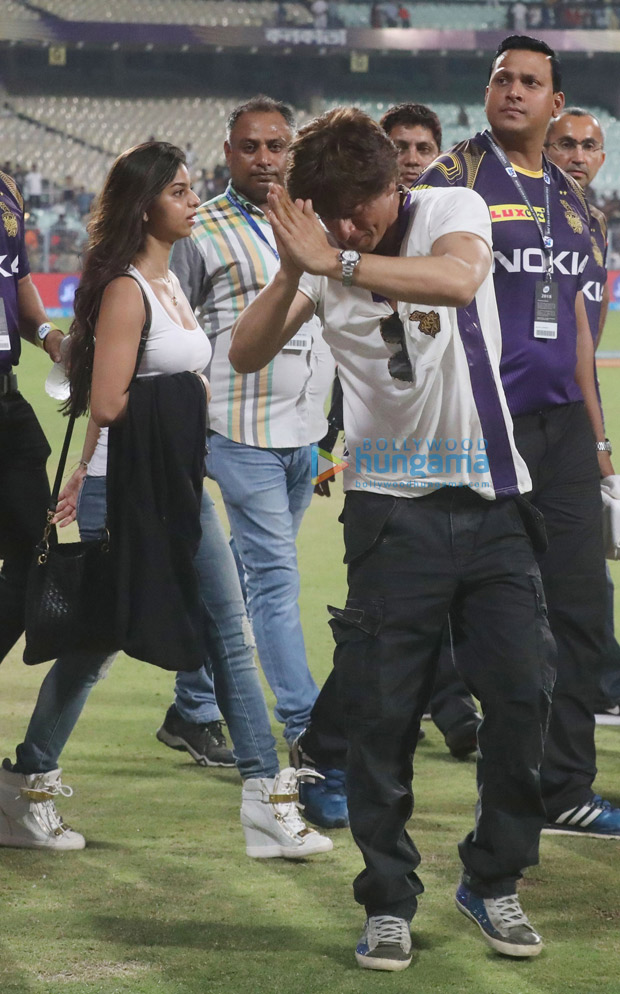 Shah Rukh Khan and Suhana spread the IPL cheer at Eden Gardens, look stunning as always (see HQ pictures)