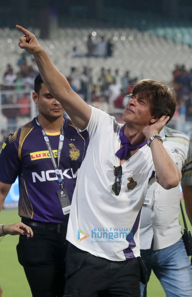 Shah Rukh Khan and Suhana spread the IPL cheer at Eden Gardens, look stunning as always (see HQ pictures)