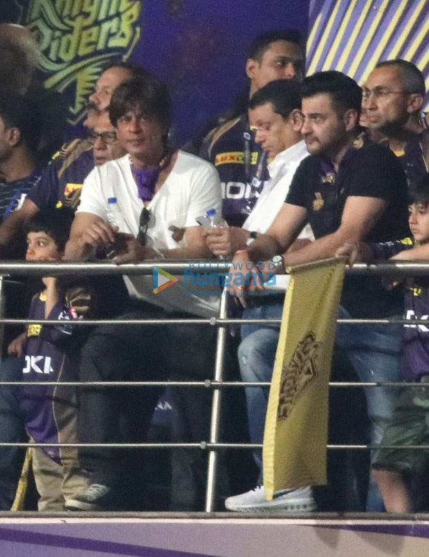 Shah Rukh Khan and Suhana spread the IPL cheer at Eden Gardens, look stunning as always (see HQ pictures)