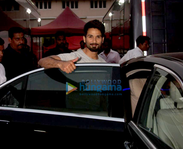 shahid kapoor and shruti haasan spotted at mehboob studio shooting for an advertisement 3