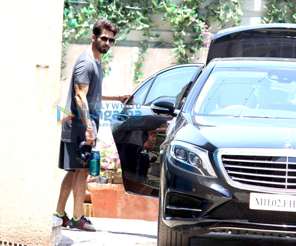 Shahid Kapoor and Sidharth Malhotra spotted at Reset gym in Bandra Shahid Kapoor and Sidharth Malhotra spotted at Reset gym in Bandra