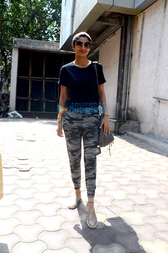 shilpa shetty spotted post visiting a clinic in bandra 4