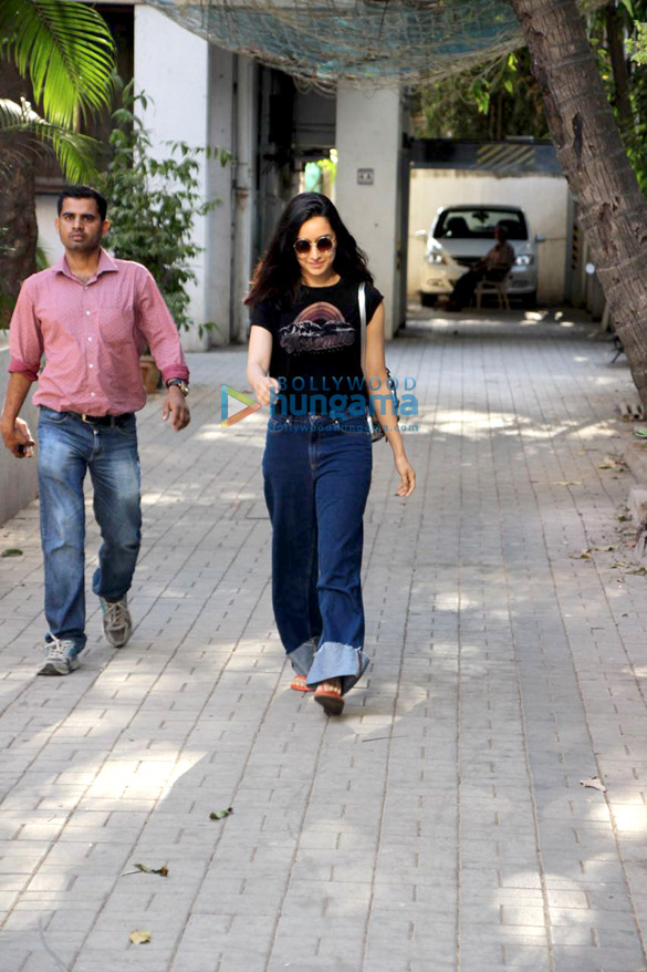 shraddha kapoor snapped at the maddock films office 6