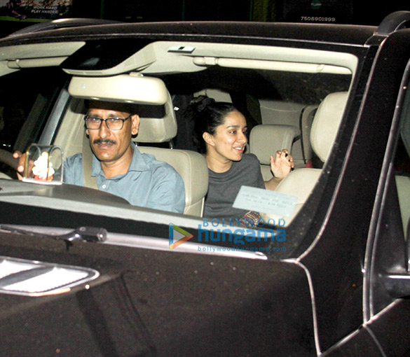 shraddha kapoor spotted in bandra 4 2