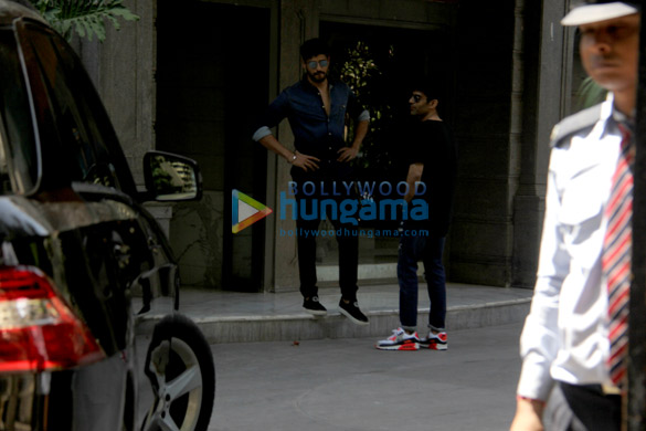 sidharth malhotra and abhay chopra spotted at bandra 1