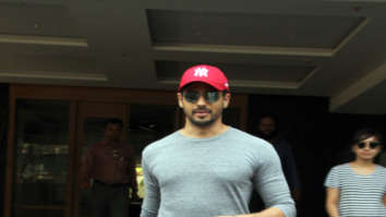 Sidharth Malhotra snapped in Bandra