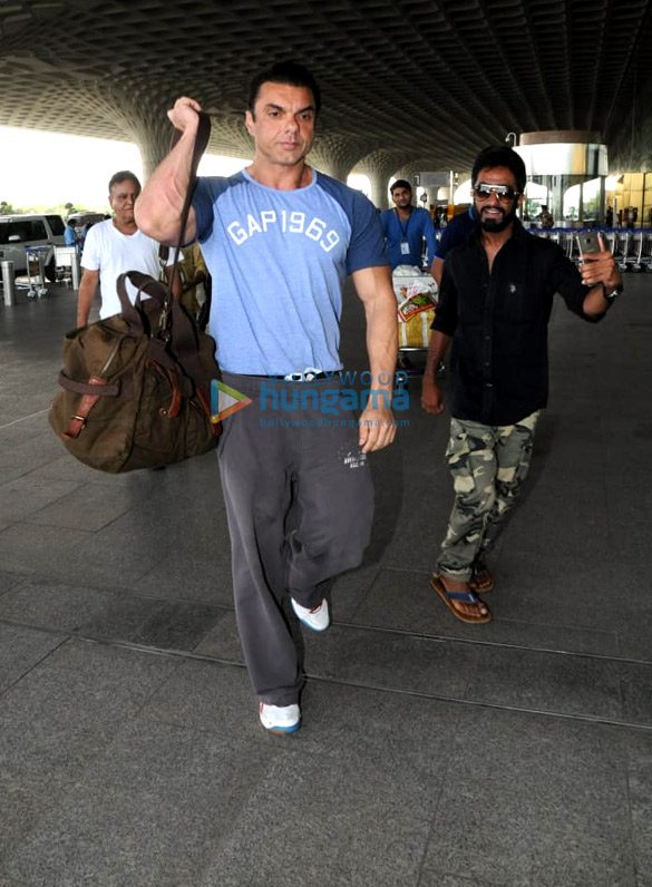 sohail khan snapped at the airport 1