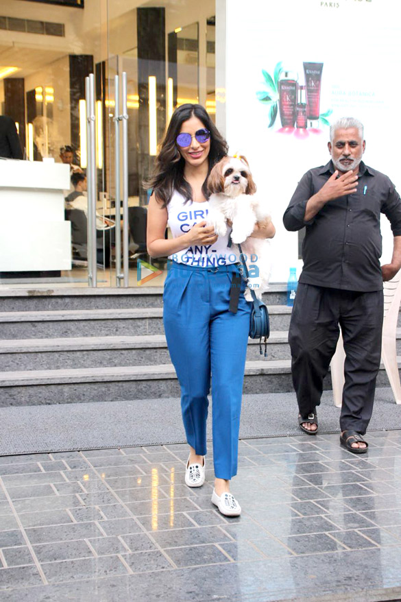 sophie choudry spotted at dessange salon in bandra 2