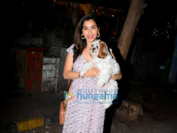 Sophie Choudry spotted at a cafe in Bandra