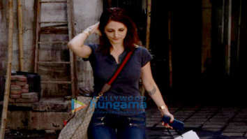 Sussanne Khan snapped at Kromakay salon in Juhu