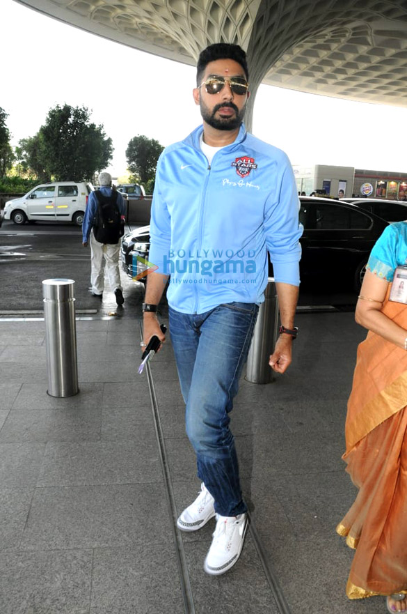 taapsee pannu abhishek bachchan and others snapped at the airport 2