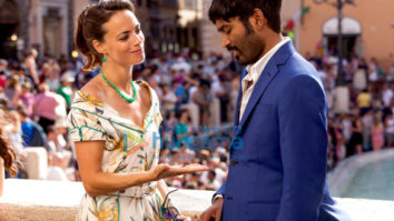 Movie stills of the movie The Extraordinary Journey of the Fakir