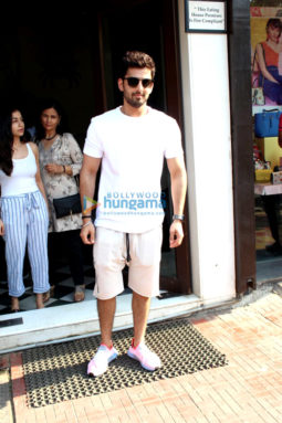 Tusshar Kapoor and Himansh Kohli spotted at Bastian