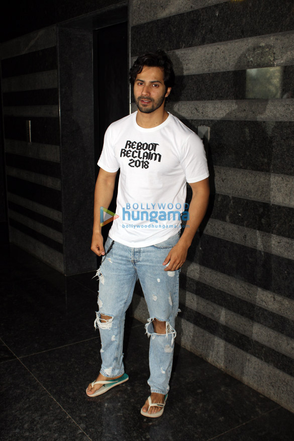 varun dhawan spotted at dharma productions office in andheri 2