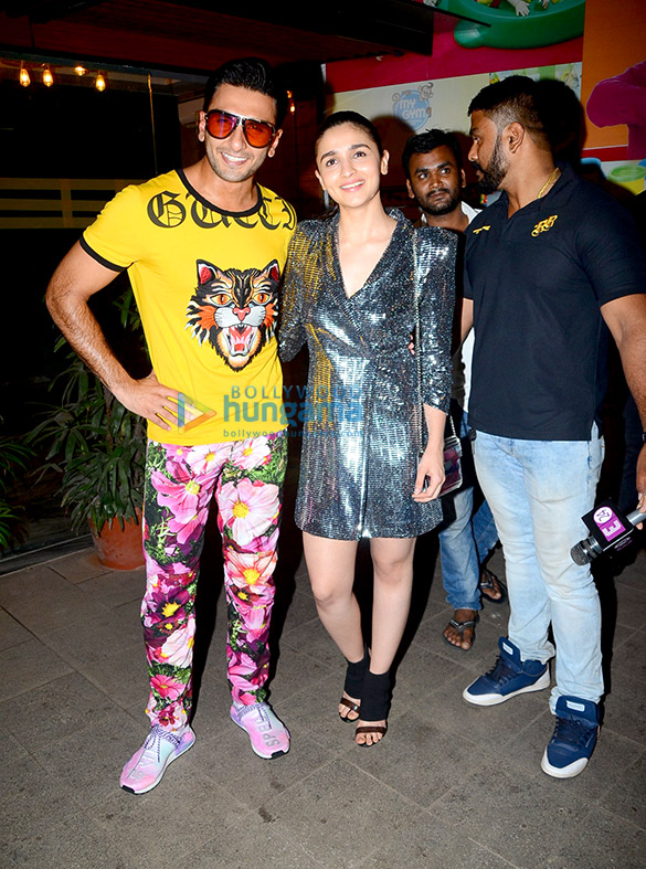 Ranveer Singh, Alia Bhatt, Kalki Koechlin, Divine attend wrap up party of Zoya Akhtar’s ‘Gully Boy’ Ranveer Singh, Alia Bhatt, Kalki Koechlin, Divine attend wrap up party of Zoya Akhtar’s ‘Gully Boy’